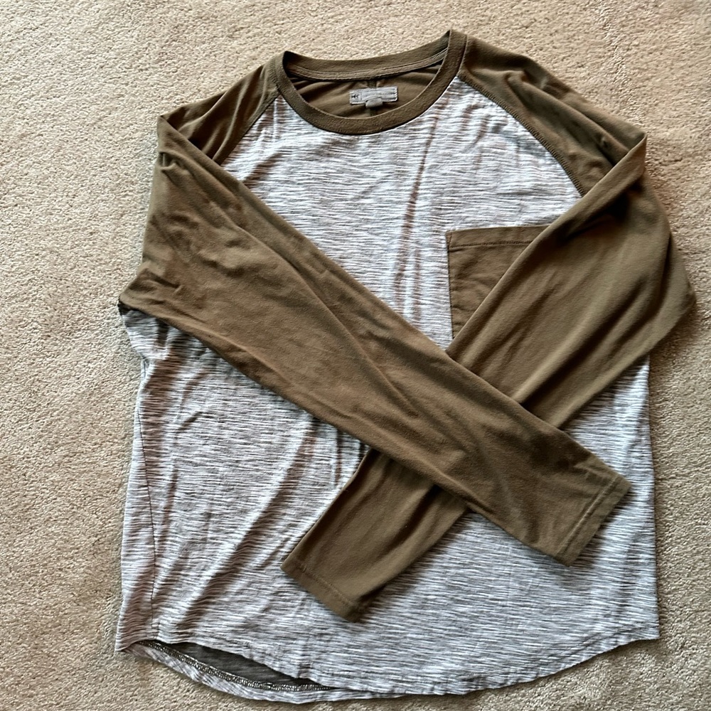 Long sleeved shirt, size L